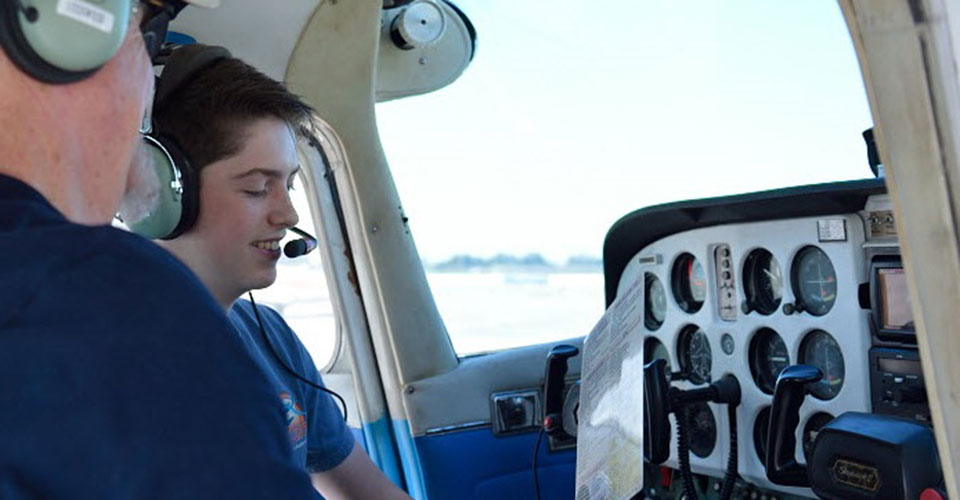 Ray Aviation Scholarship Fund to Finance Flight Training for Aspiring Pilots